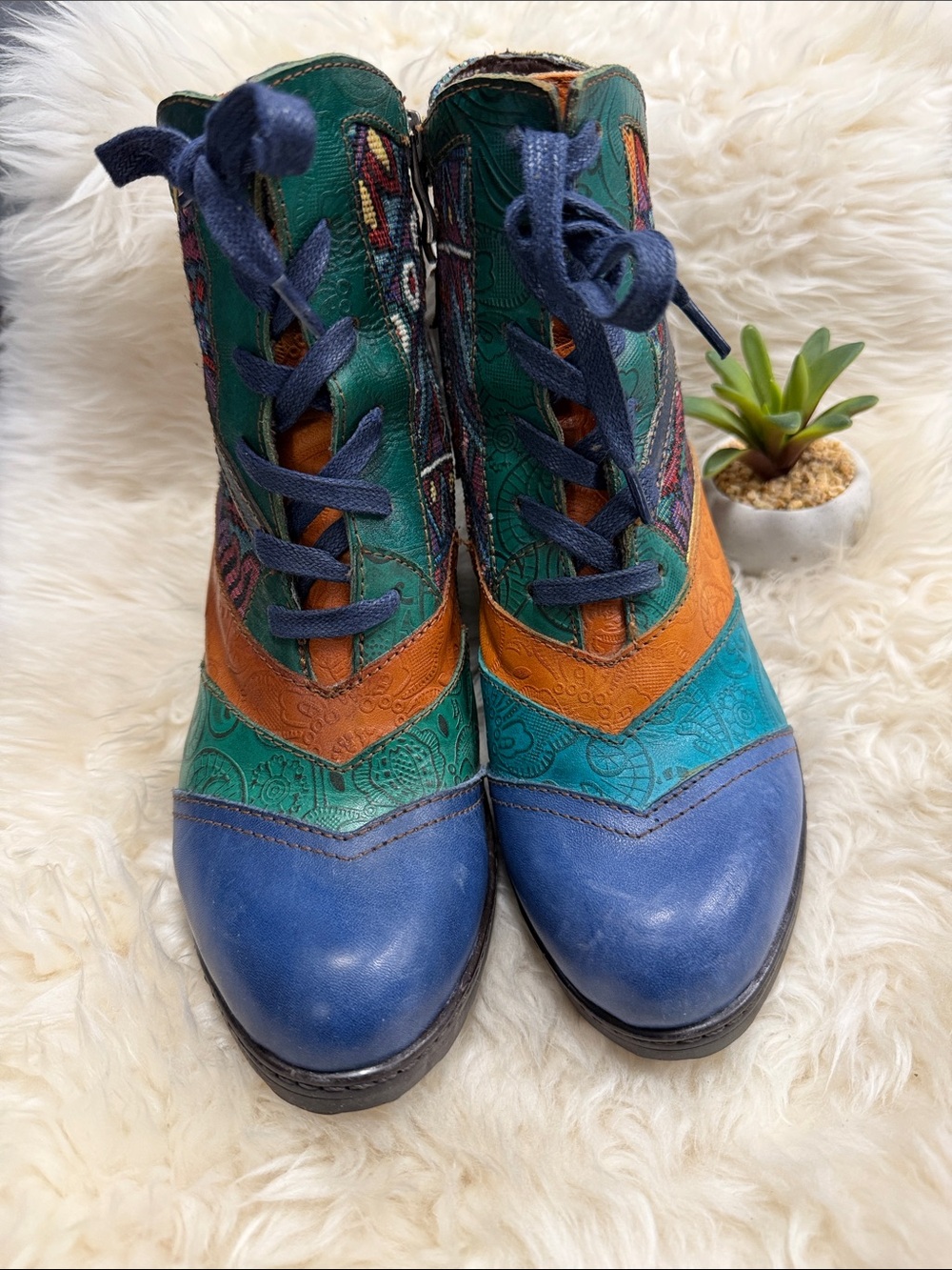 Socofy BOHEMIAN BROCADE EUR 37 BOOTS 2.5” Heels Side Zip &LaceUp EUC